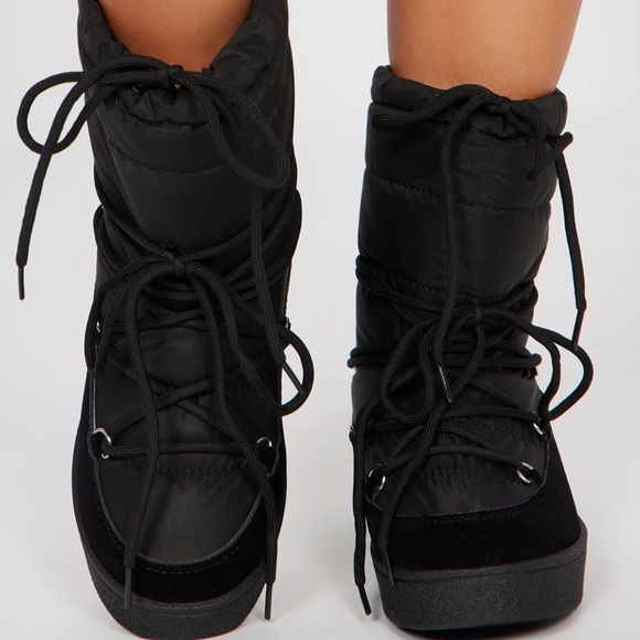 Black Winter Snow/Rain Boots - Picture 2 of 5